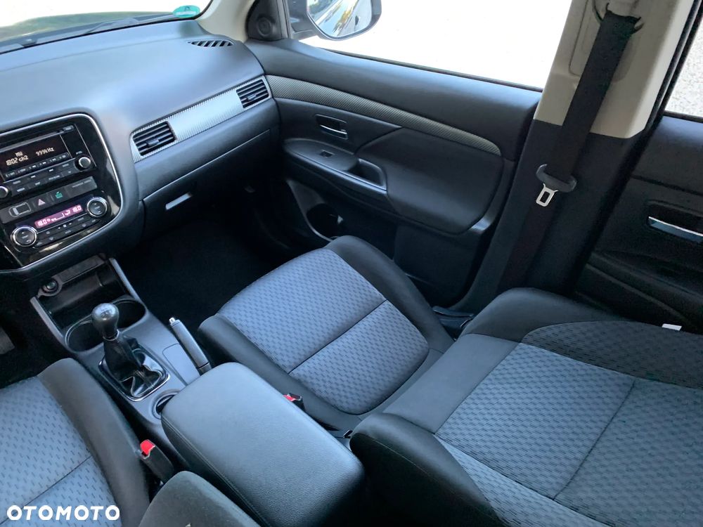 Mitsubishi Outlander - 31