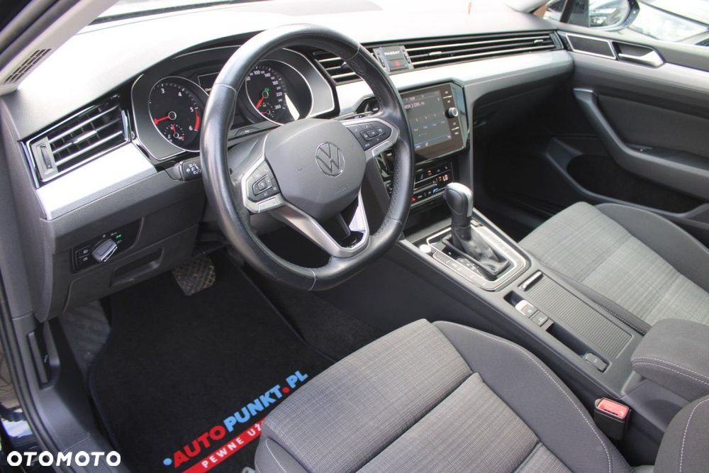 Volkswagen Passat - 20