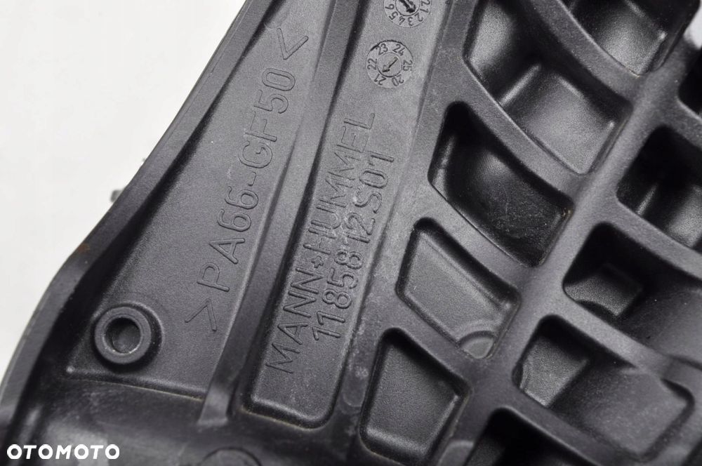 BMW X1 F48 PODSTAWA OBUDOWA FILTRA OLEJU  85812S01  85804S01 - 2