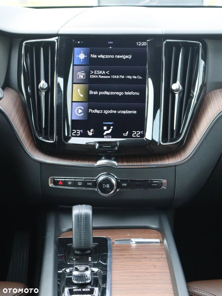 Volvo XC 60 B4 D AWD Momentum - 12