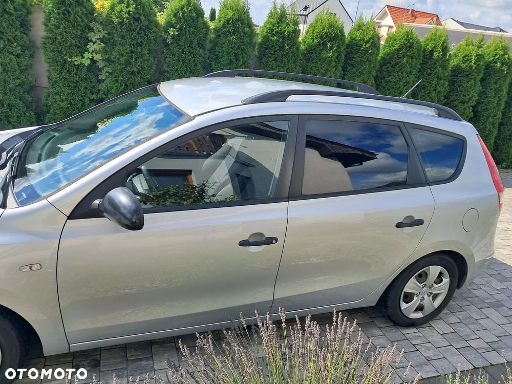 Hyundai i30 1.4 Base + - 7
