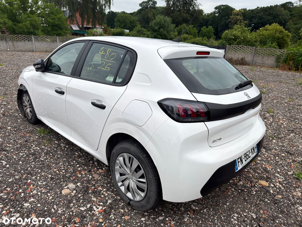 Peugeot 208 - 3