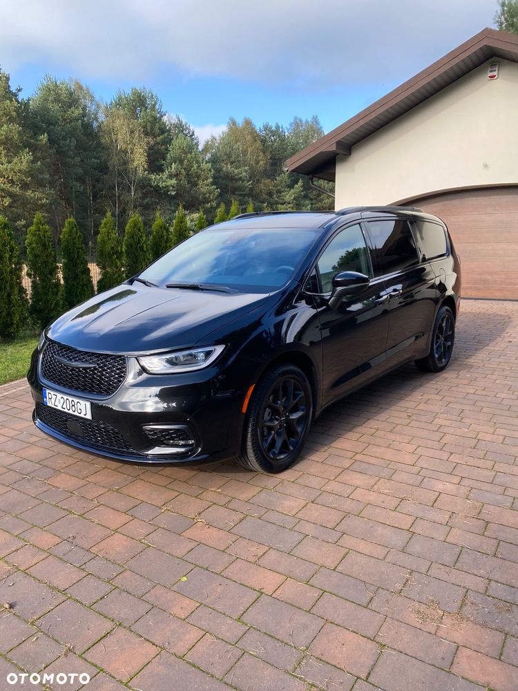 Chrysler Pacifica - 1