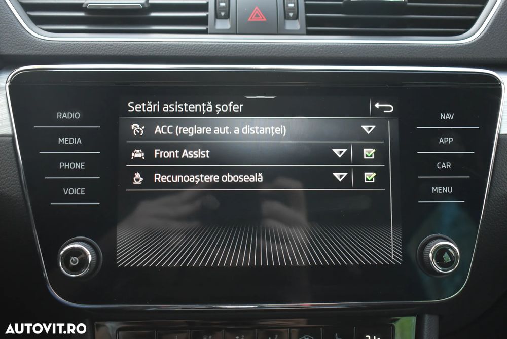 Skoda Superb 2.0 TDI DSG Ambition - 15