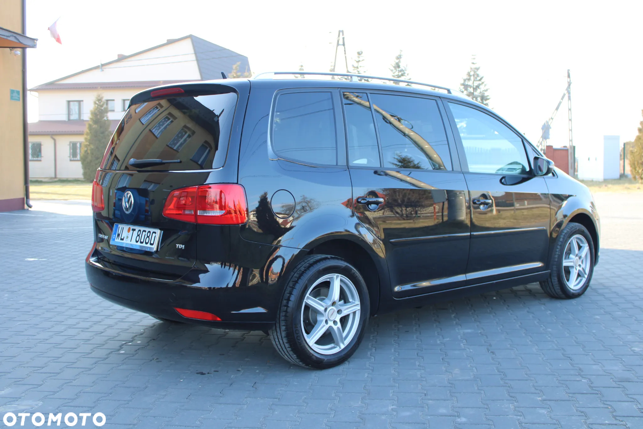 Volkswagen Touran 1.6 TDI DPF BlueMotion Technology DSG Comfortline - 6