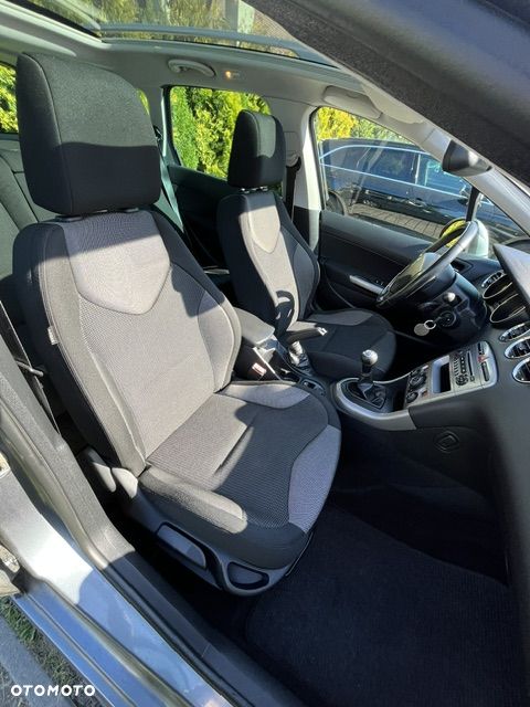 Peugeot 308 1.6 Premium - 26