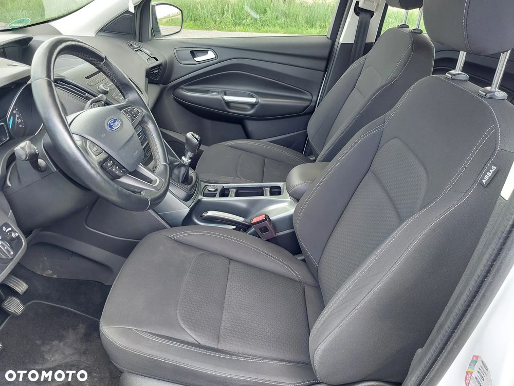 Ford Kuga 1.5 EcoBoost 2x4 Trend - 17