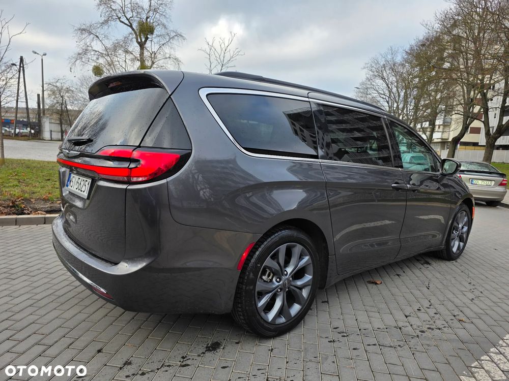 Chrysler Pacifica - 27