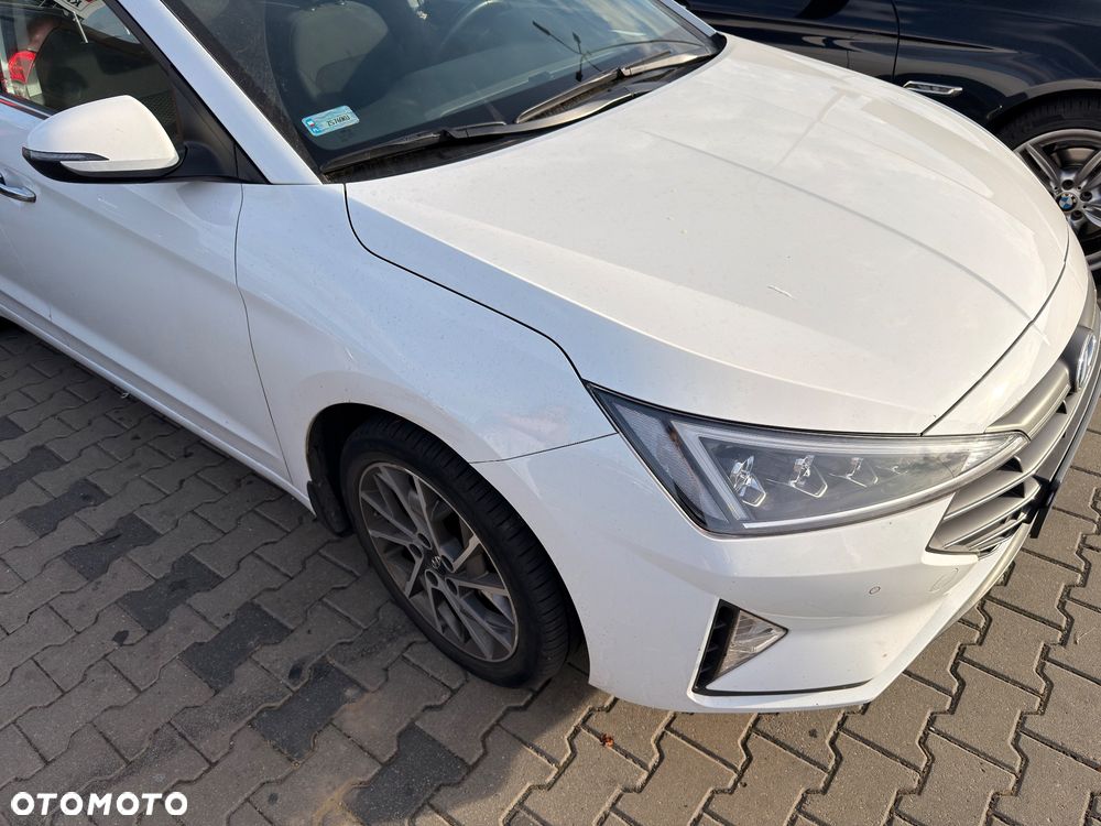 Hyundai Elantra - 8
