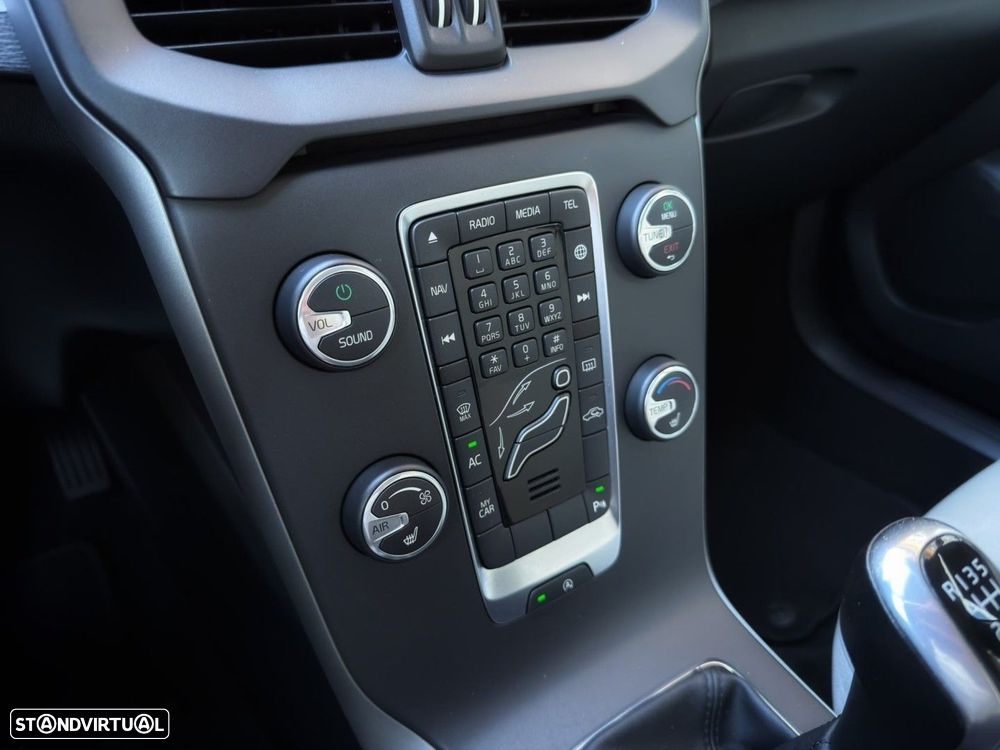 Volvo V40 Cross Country 1.6 D2 Momentum - 23