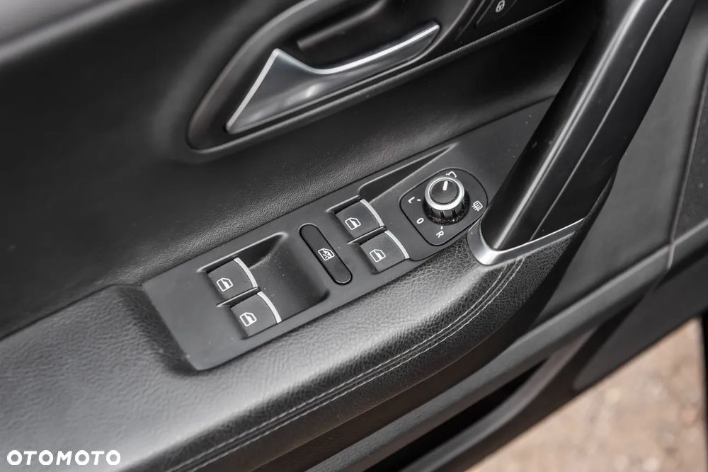 Volkswagen Passat CC - 16