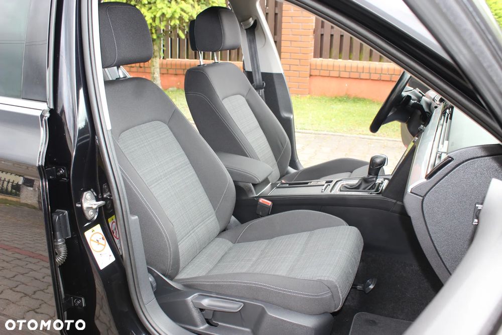 Volkswagen Passat Variant 2.0 TDI SCR DSG Highline - 15