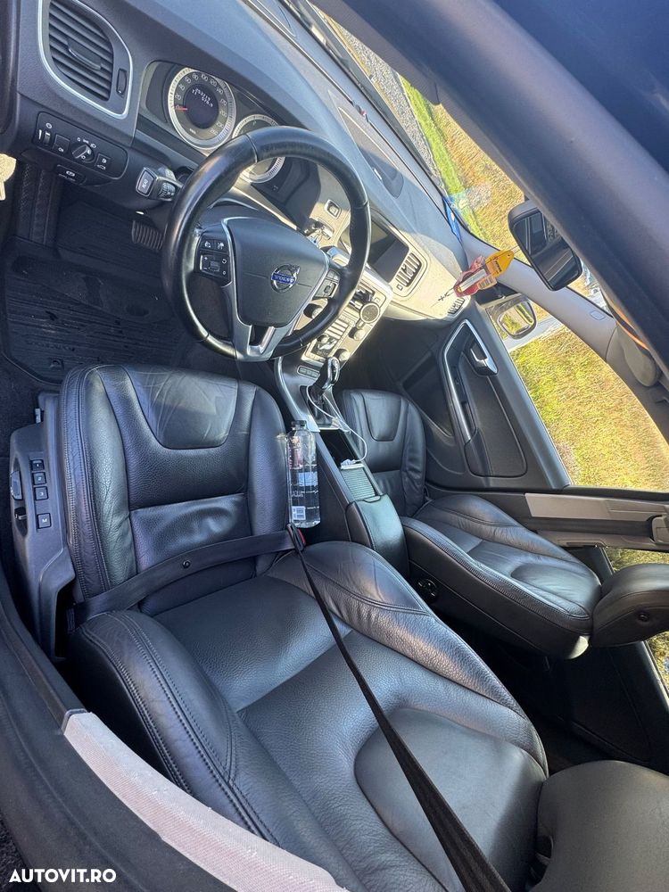 Volvo V60 D5 Geartronic Summum - 18