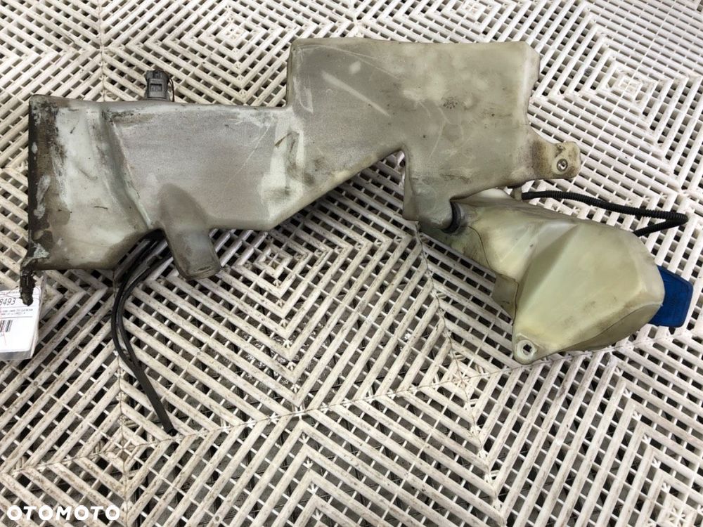 ZBIORNICZEK SPRYSKIWACZY  AUDI A4 B6 (8E2) 2000 - 2005 2.0 96 kW [130 KM] benzyna 2000 - 2004 - 4