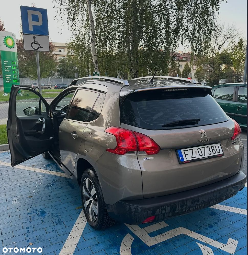 Peugeot 2008 1.2 Pure Tech Active S&S EAT6 - 5