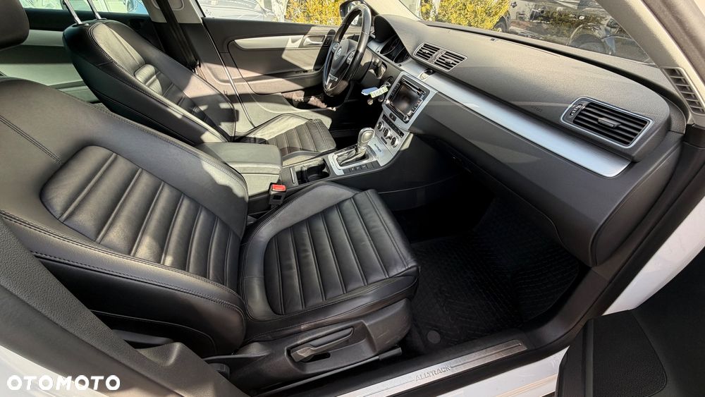 Volkswagen Passat Alltrack - 11