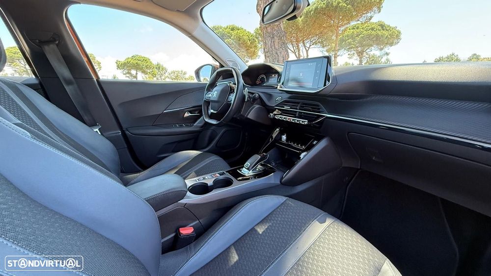 Peugeot 2008 1.2 PureTech Allure Pack EAT8 - 33