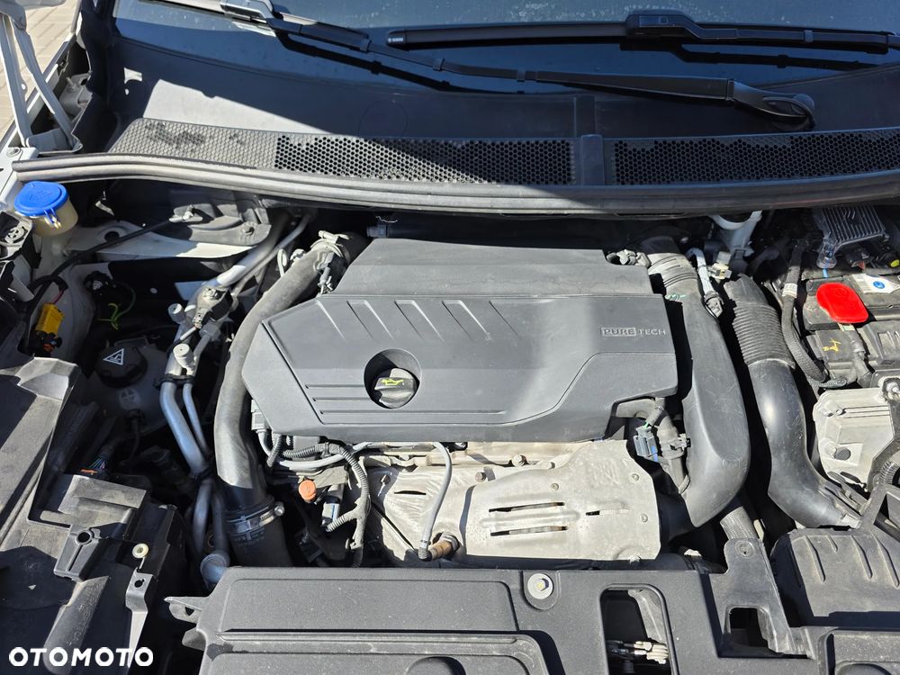 Peugeot 3008 1.6 PureTech GPF Allure S&S EAT8 - 19
