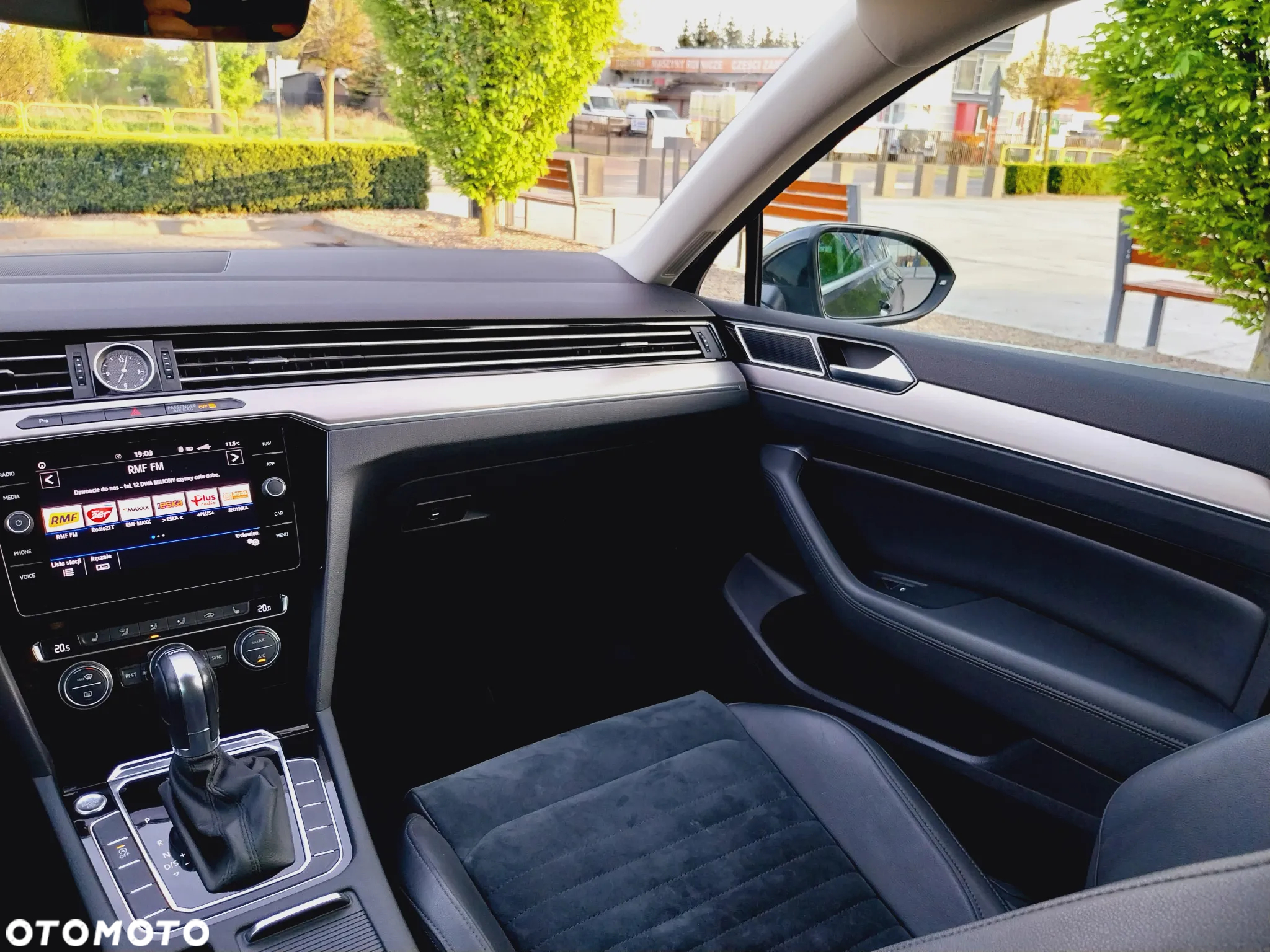 Volkswagen Passat Variant 2.0 TDI DSG (BlueMotion Technology) Highline - 11
