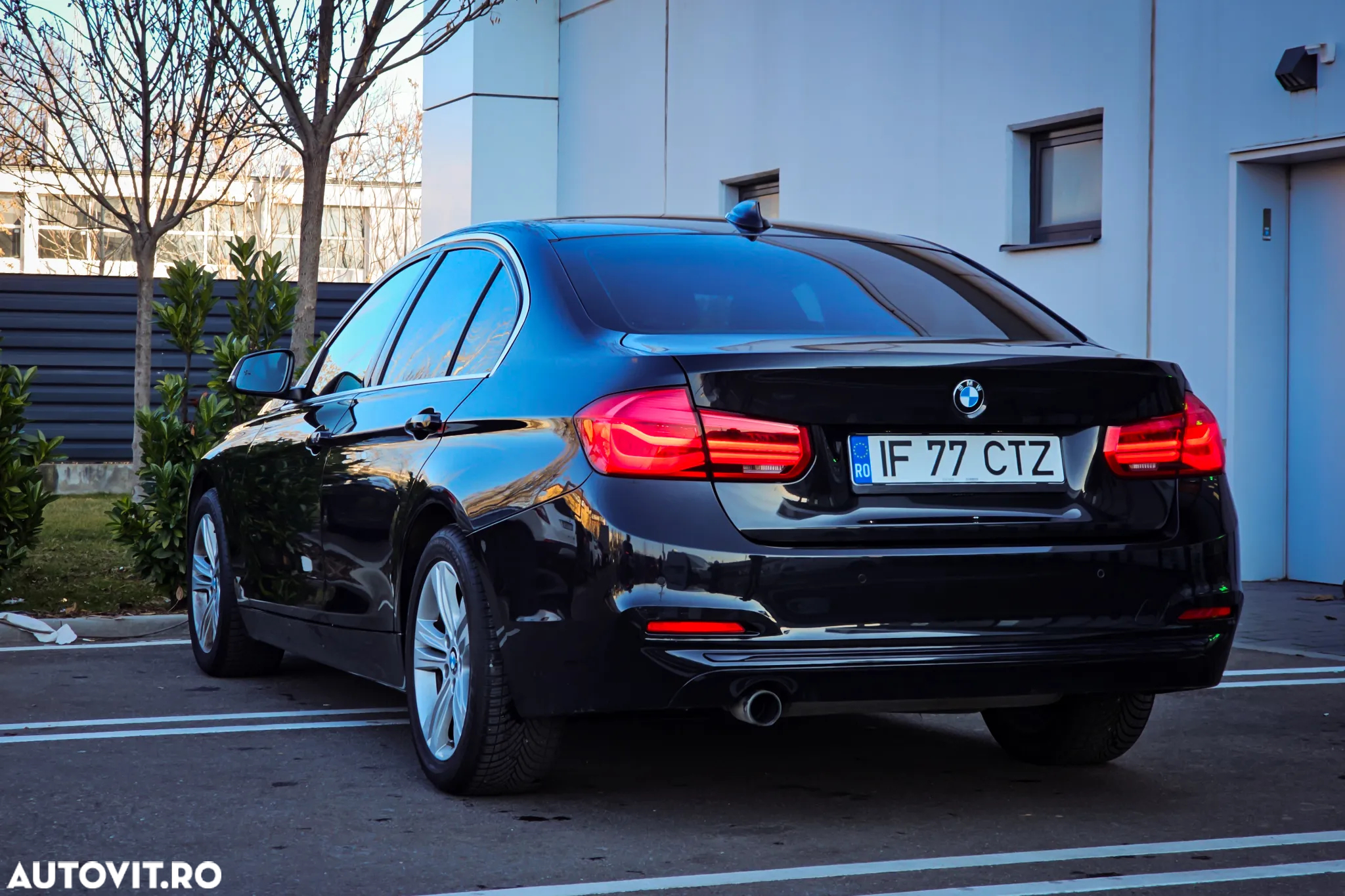 BMW Seria 3 318i Aut. Sport Line - 9