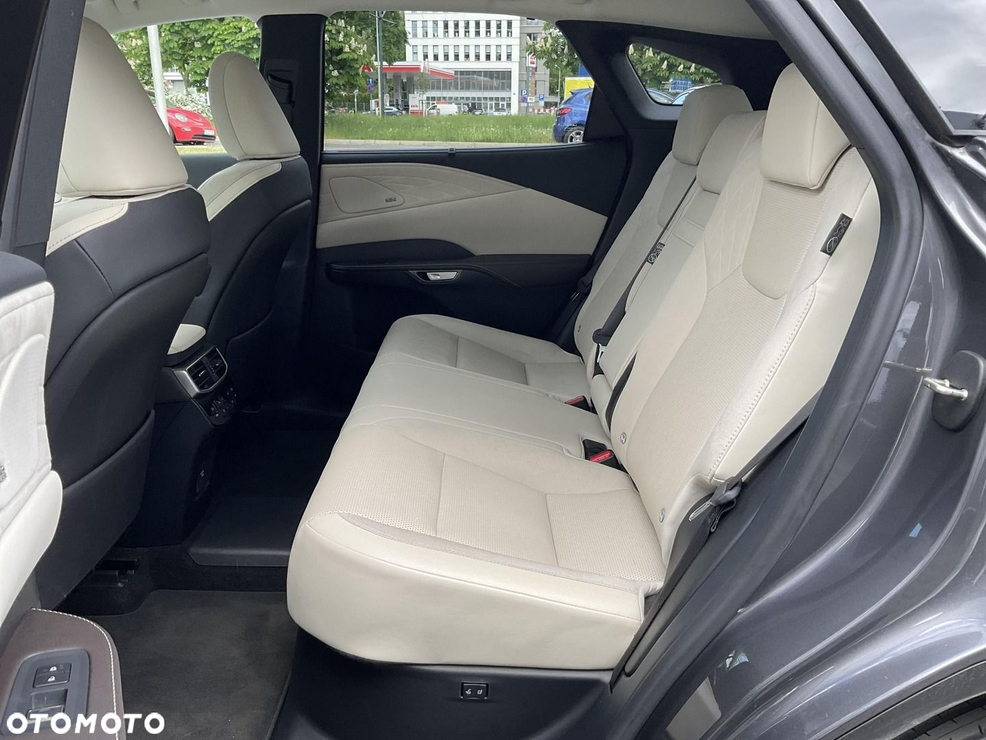 Lexus RX - 16