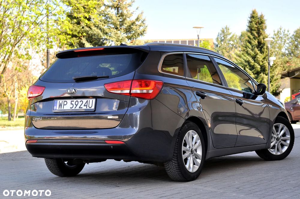 Kia Ceed 1.4 CVVT Dream Team Edition - 4