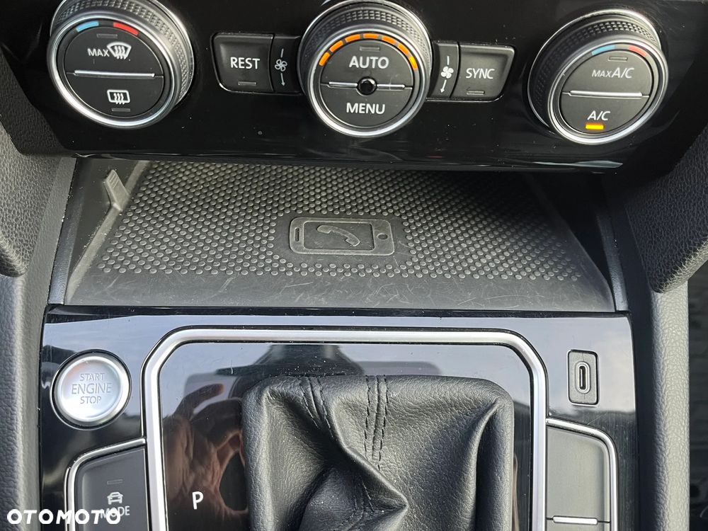 Volkswagen Passat 2.0 TSI Elegance DSG - 31