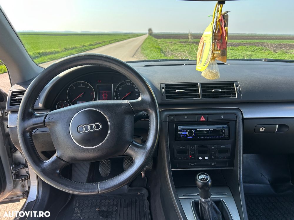 Audi A4 1.9 TDI Avant - 12