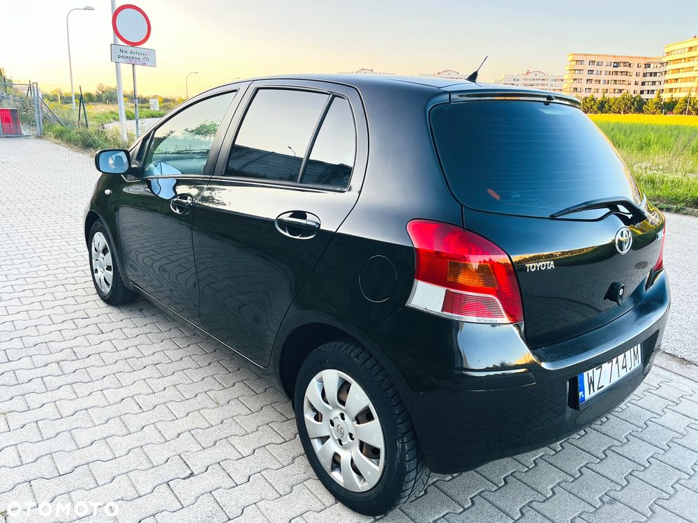 Toyota Yaris 1.0 Luna A/C - 2