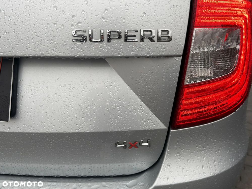 Skoda Superb 2.0 TDI Green tec 4x4 DSG Ambition - 4