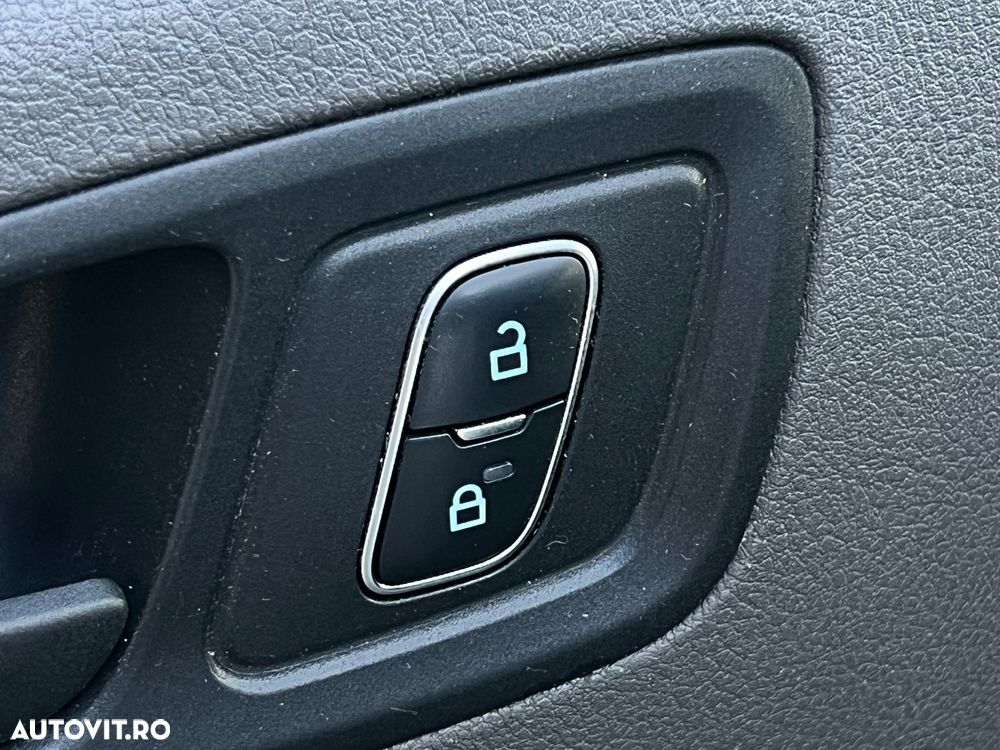 Ford Transit Connect - 18