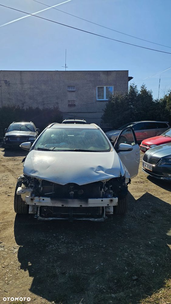 Toyota Auris 1.4 D-4D Premium - 5