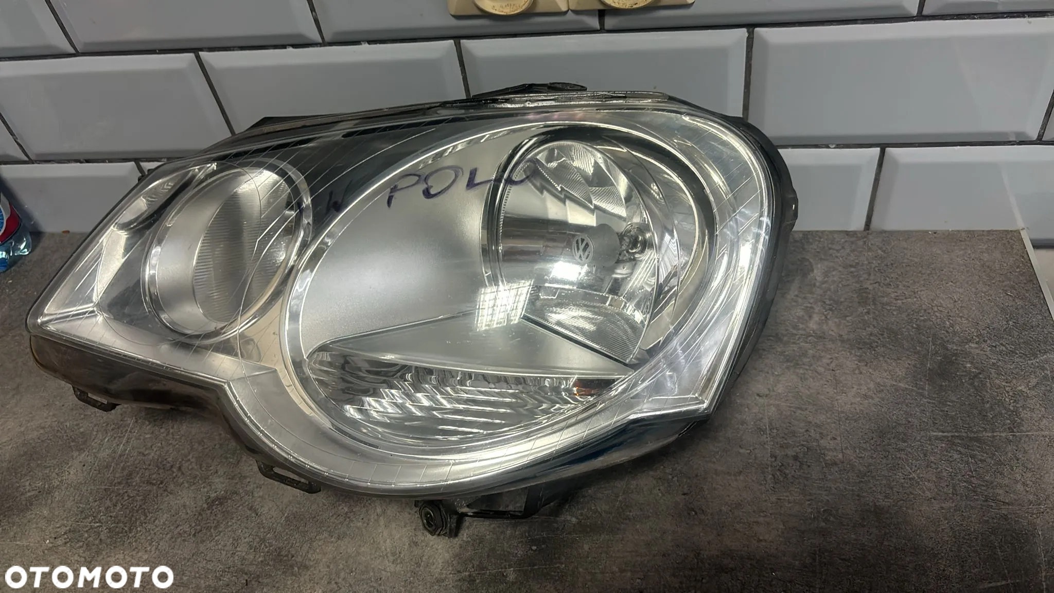 przednia lewa lampa Vw Polo 9N 6Q1941007AR EUROPA      (137/1)   (154/1) - 2