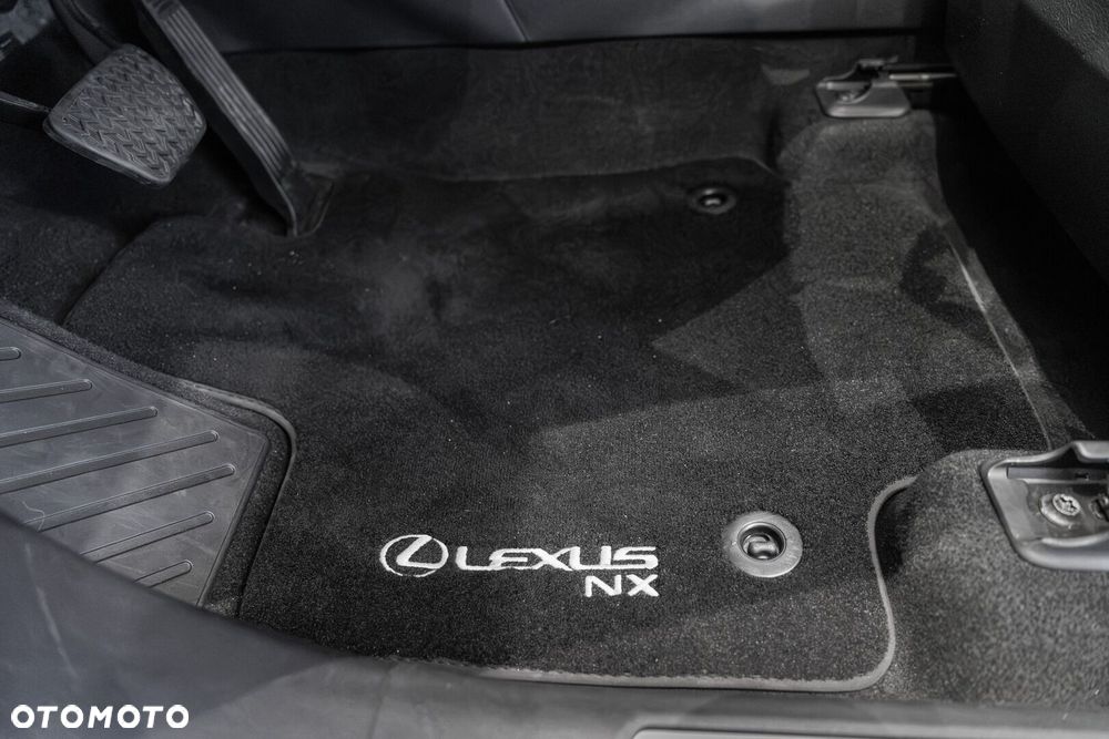 Lexus NX 350h Prestige 2WD - 34