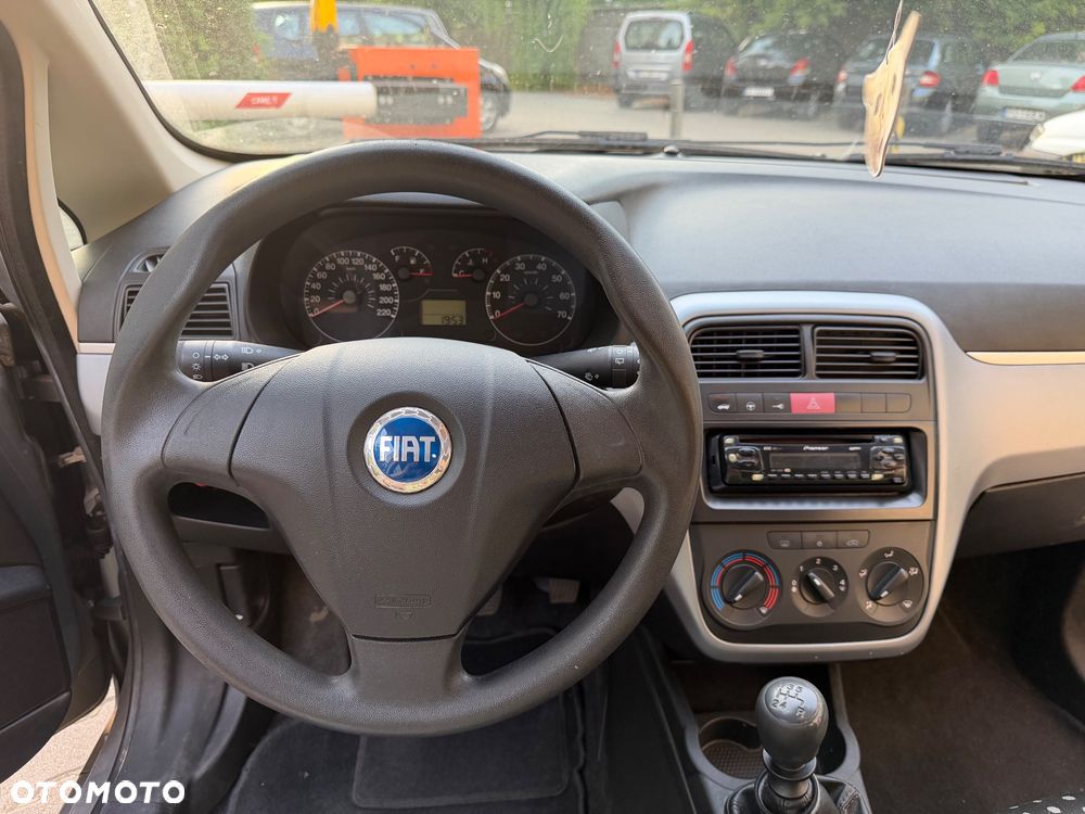 Fiat Grande Punto - 10