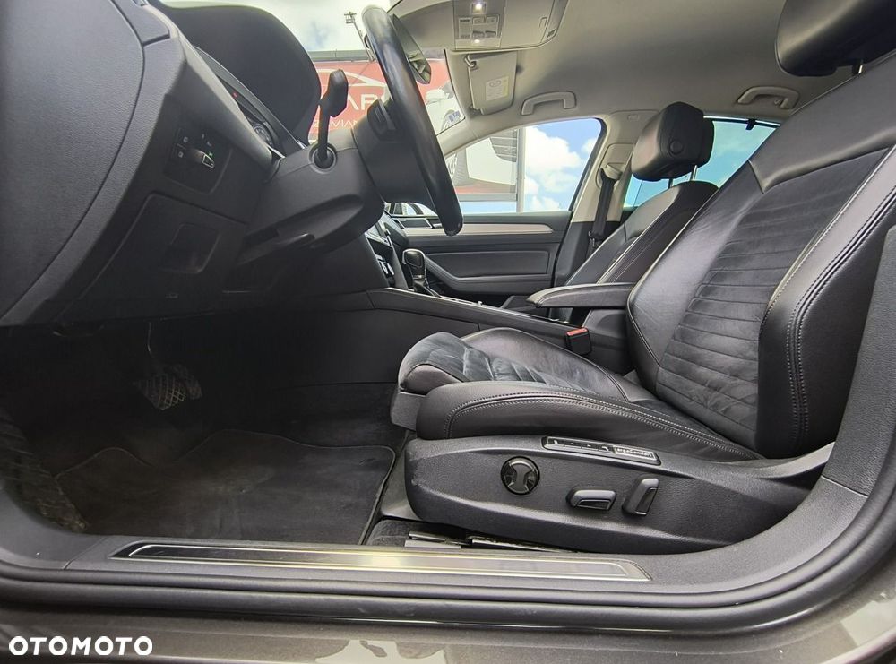 Volkswagen Passat 2.0 TSI BMT 4Mot Highline DSG - 12