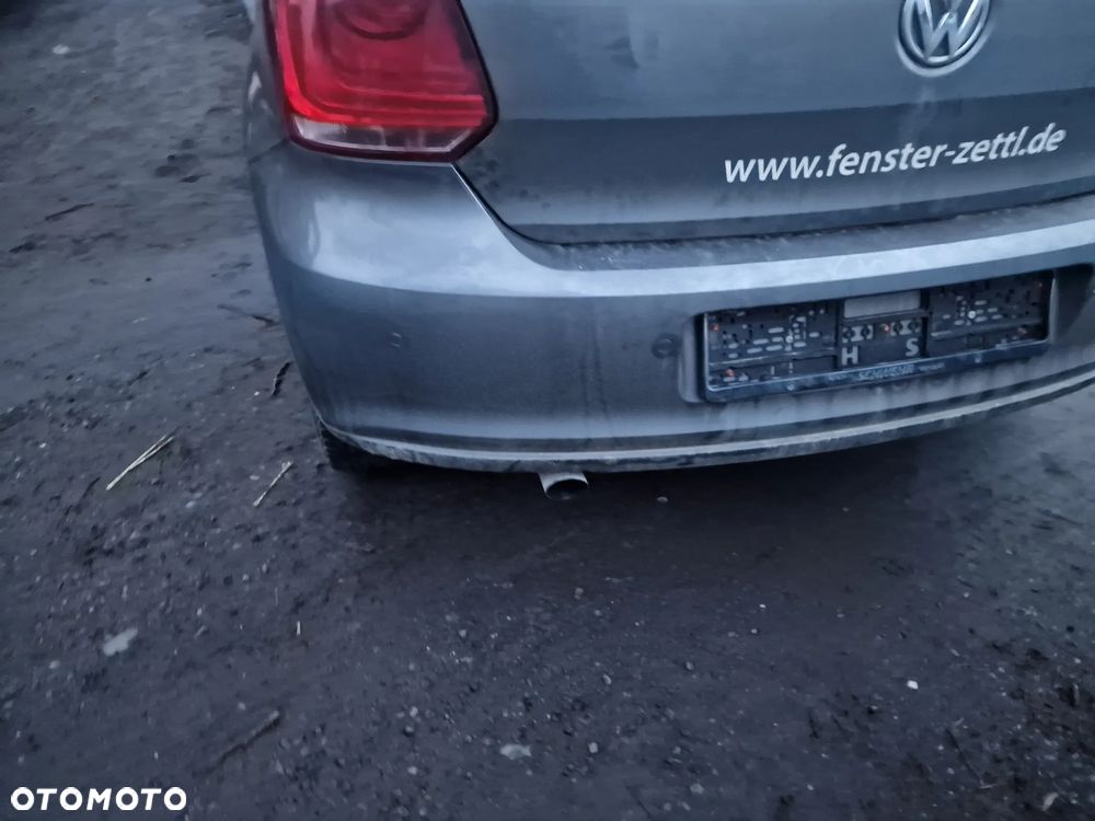 Zderzak  tył vw  polo  6R  w kolorze  LD7R - 2