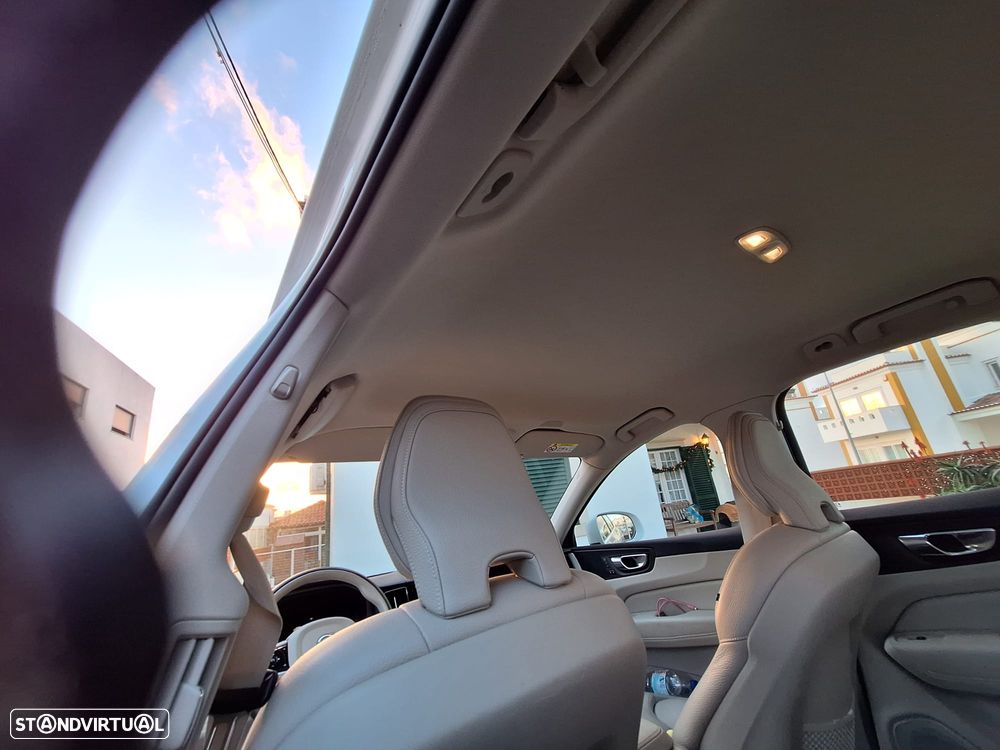 Volvo XC 60 2.0 B5 Inscription AWD - 18