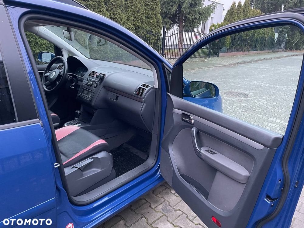 Volkswagen Touran 1.9 TDI Conceptline DSG - 8