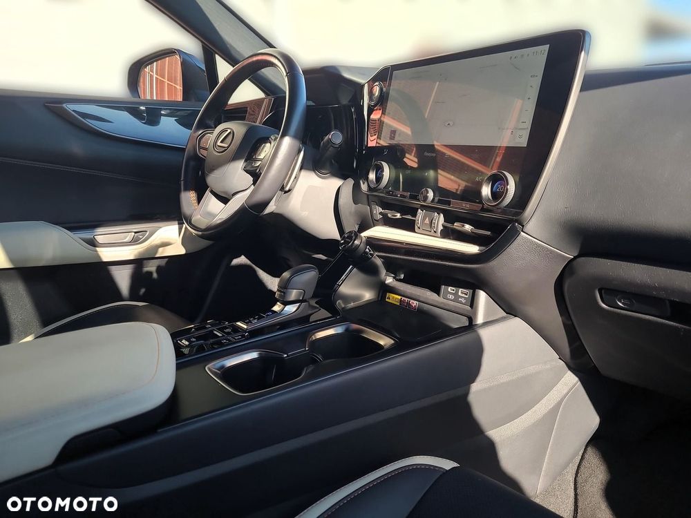 Lexus NX 350h Prestige AWD - 25