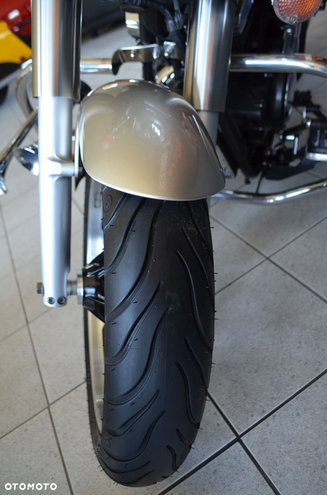 Yamaha XVS - 6