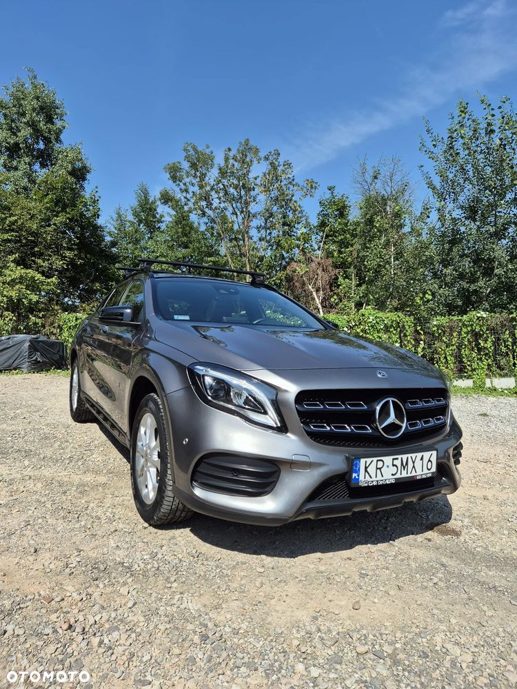 Mercedes-Benz GLA - 5