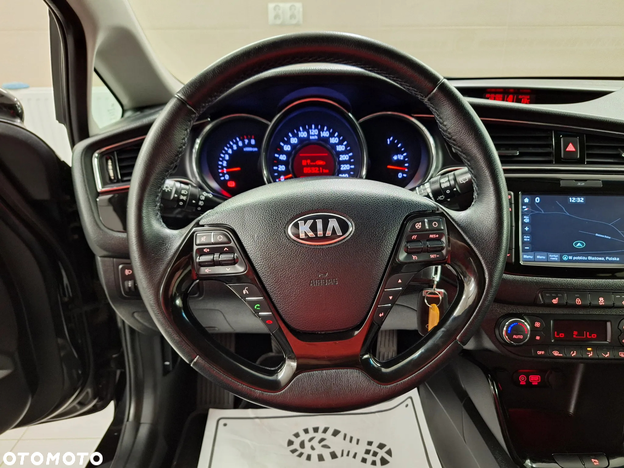 Kia Ceed 1.4 CVVT SW Dream Team Edition - 30