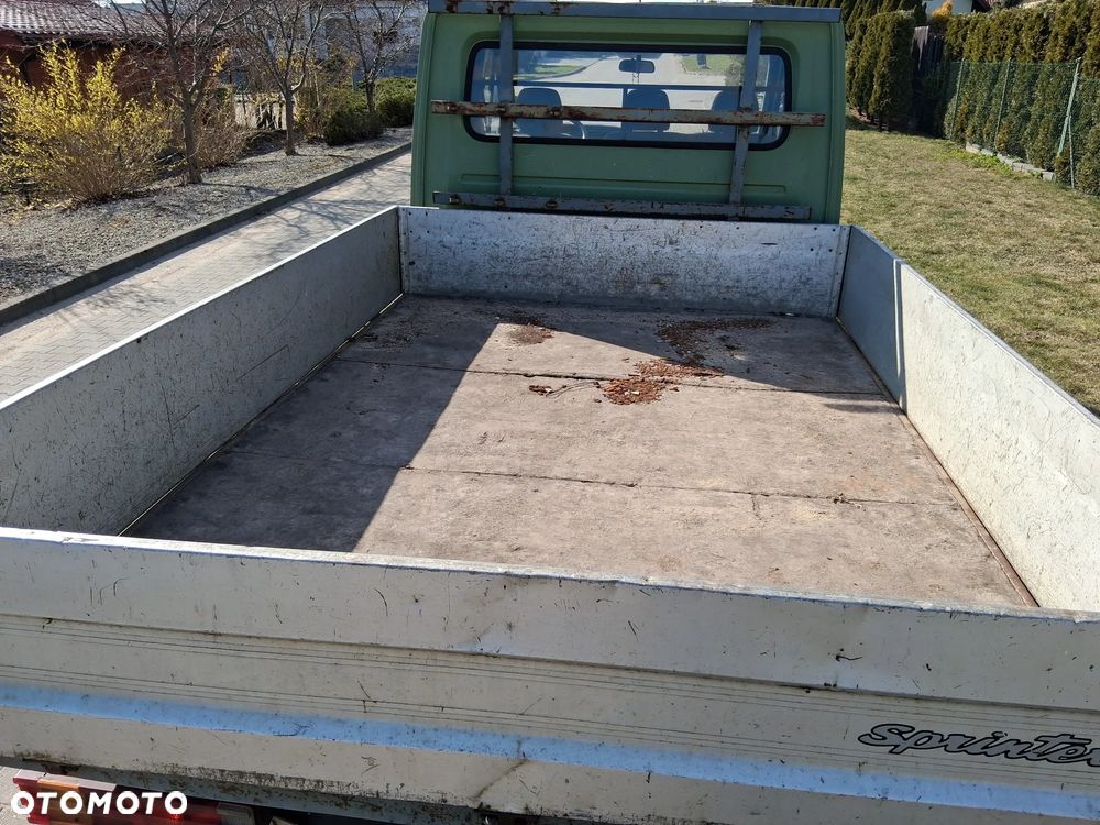 Mercedes-Benz Sprinter - 15