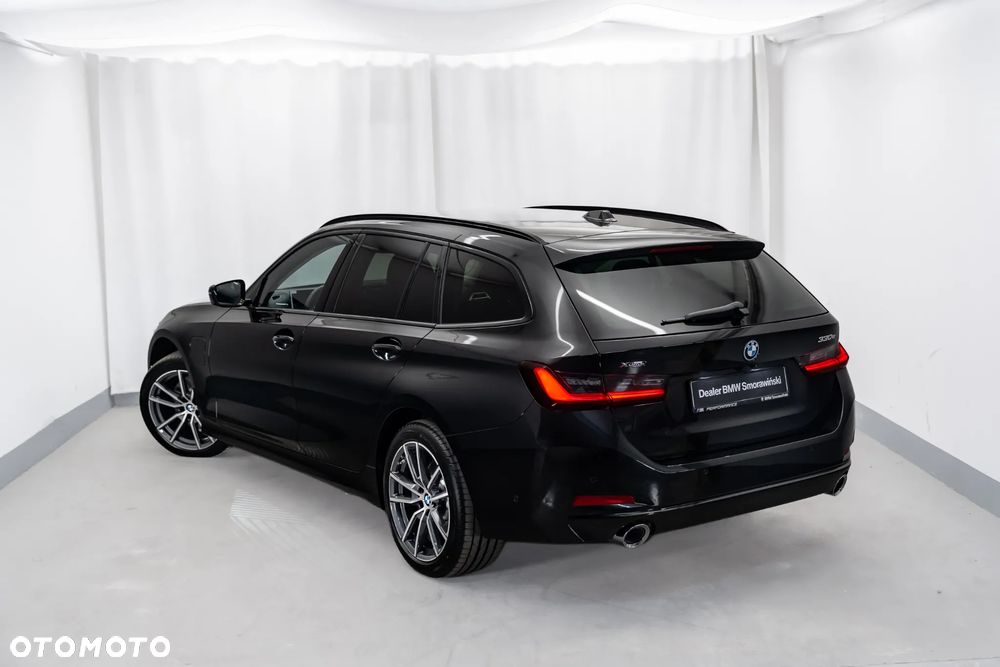 BMW Seria 3 330e PHEV xDrive - 17