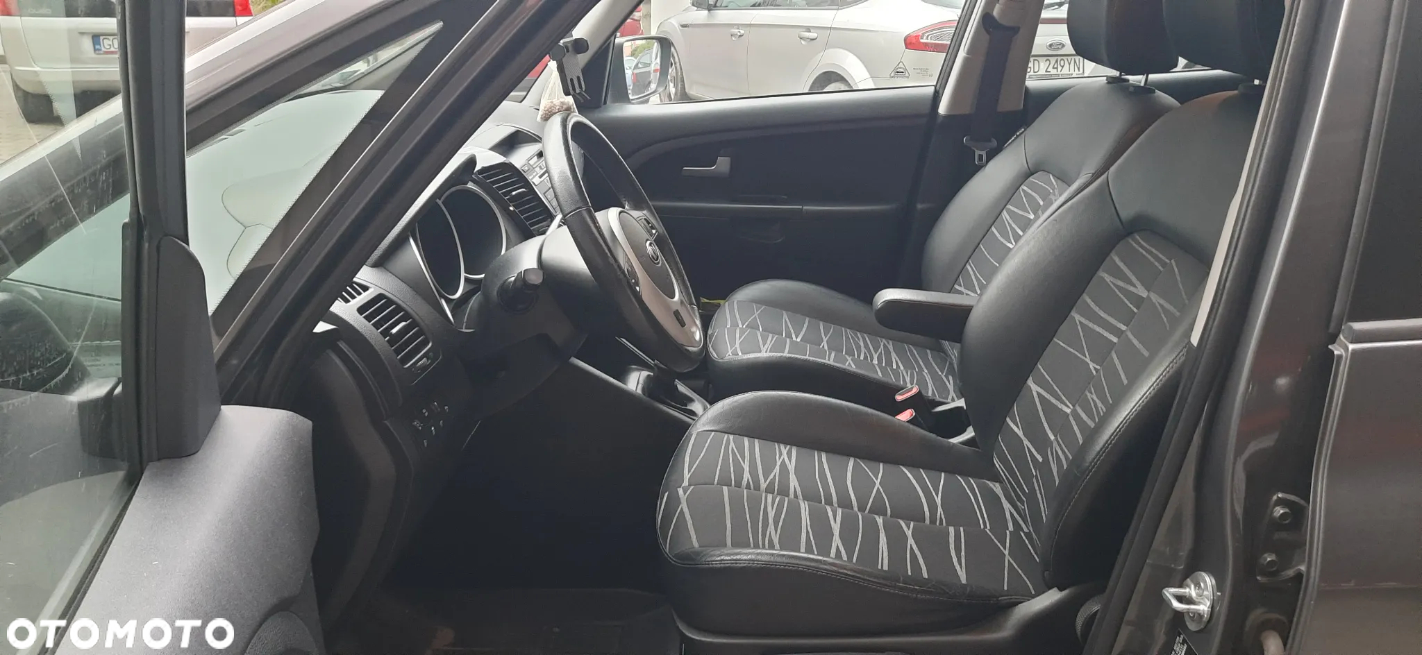 Kia Venga - 5