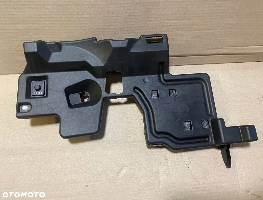 Osłona pod deskę konsolę lewa 55606-0D050 Toyota Yaris III 2019r. OE - 1