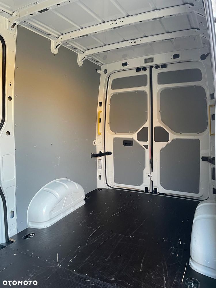 Volkswagen Crafter - 17