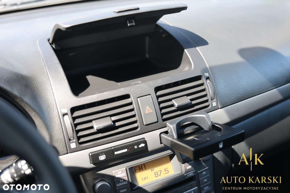 Toyota Avensis - 26
