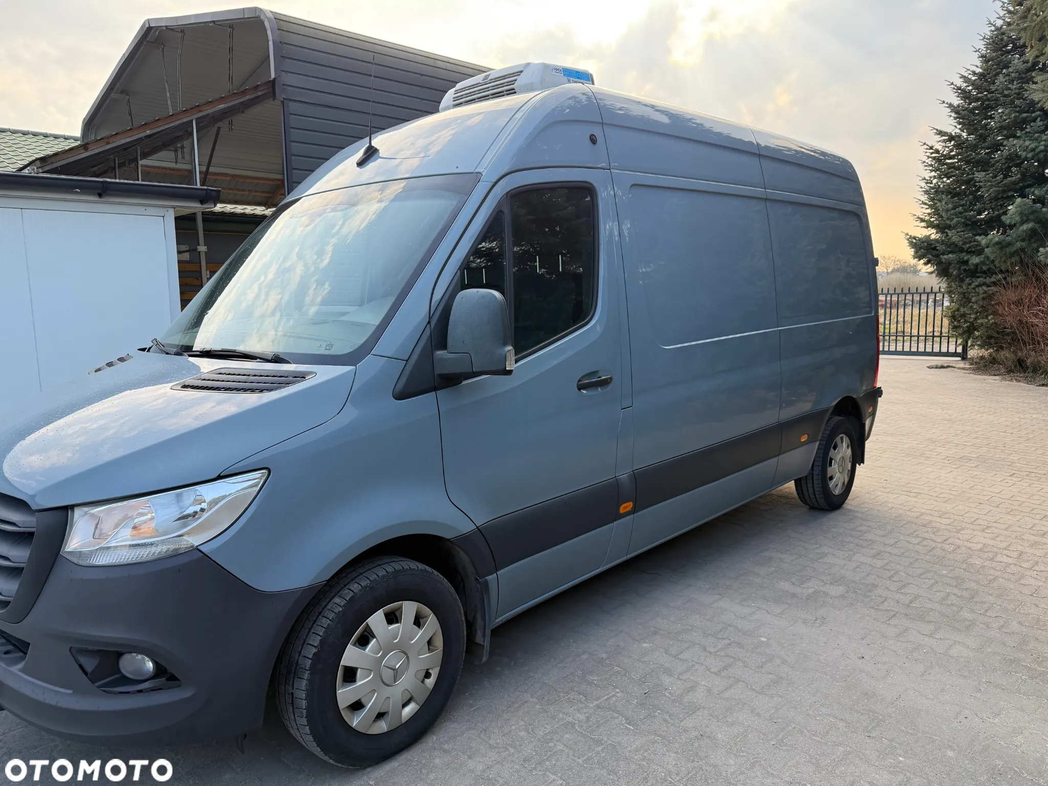 Mercedes-Benz Sprinter - 2